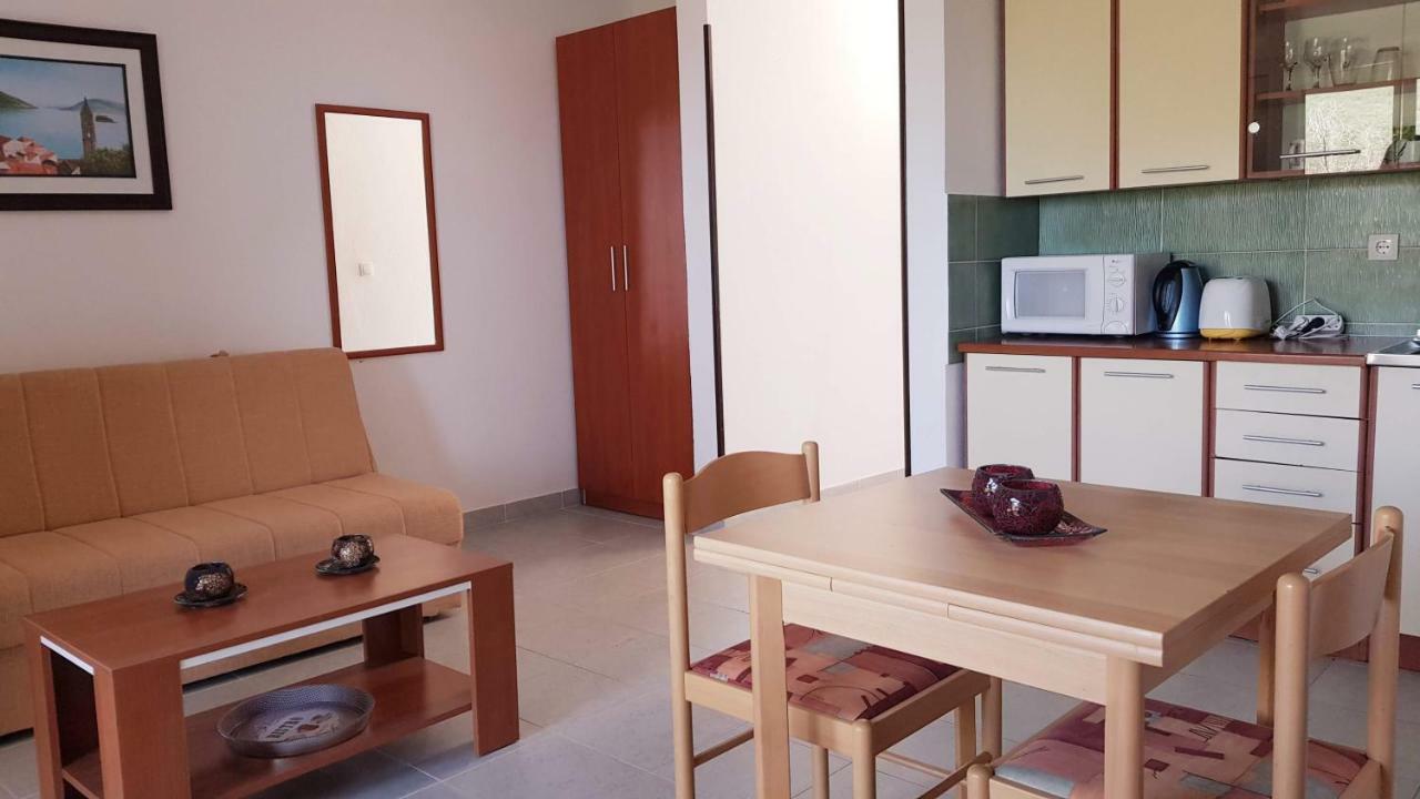 Apartmani Lazarevic Luštica Zewnętrze zdjęcie